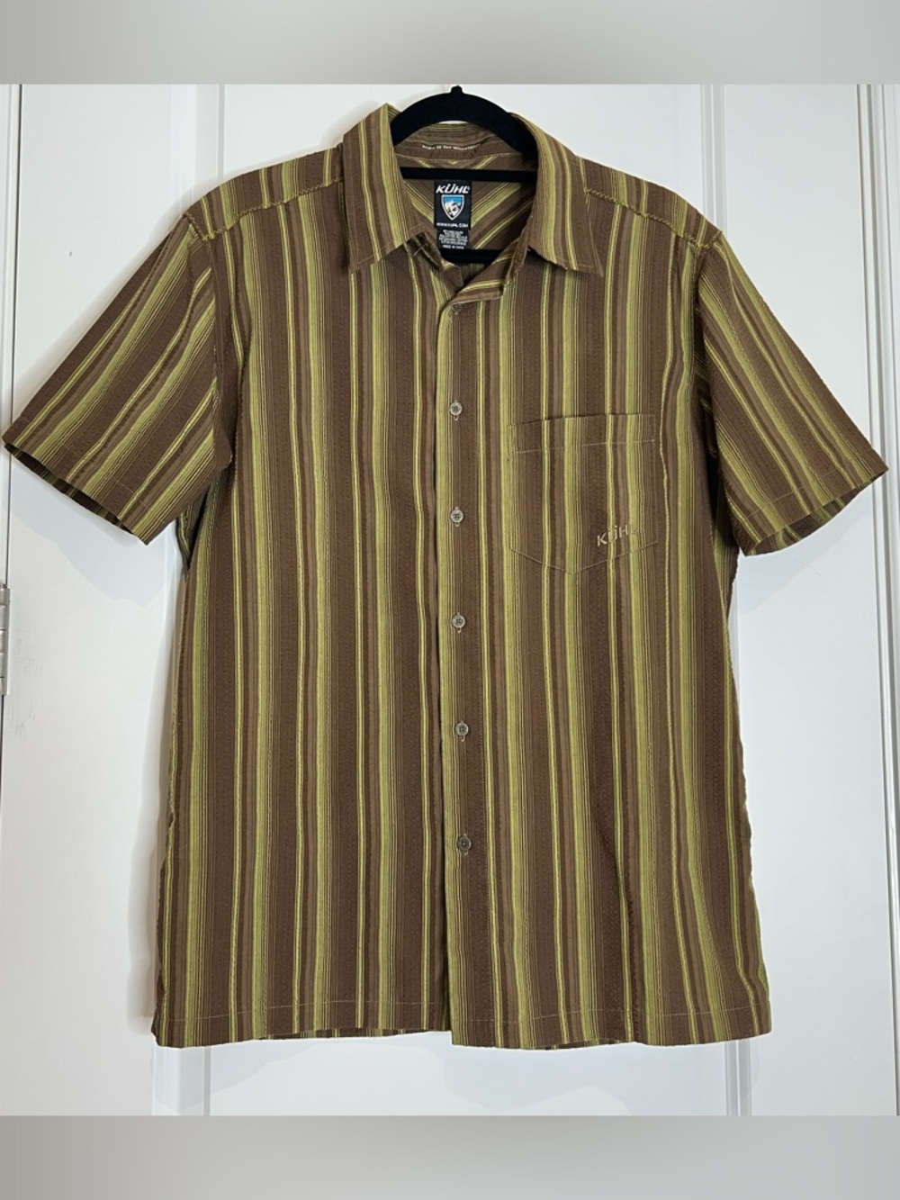 Kühl Shirt Short Sleeve Men’s size M Button Up Brown Khaki Green Outdoor Hiking